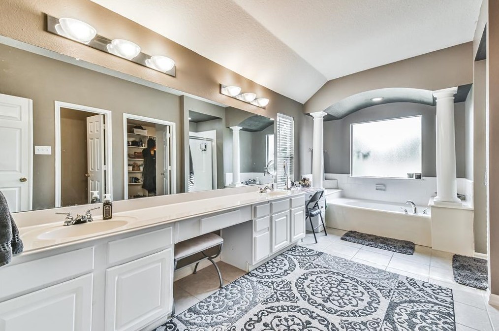 18018 Silver Ash Way, Houston TX exterior