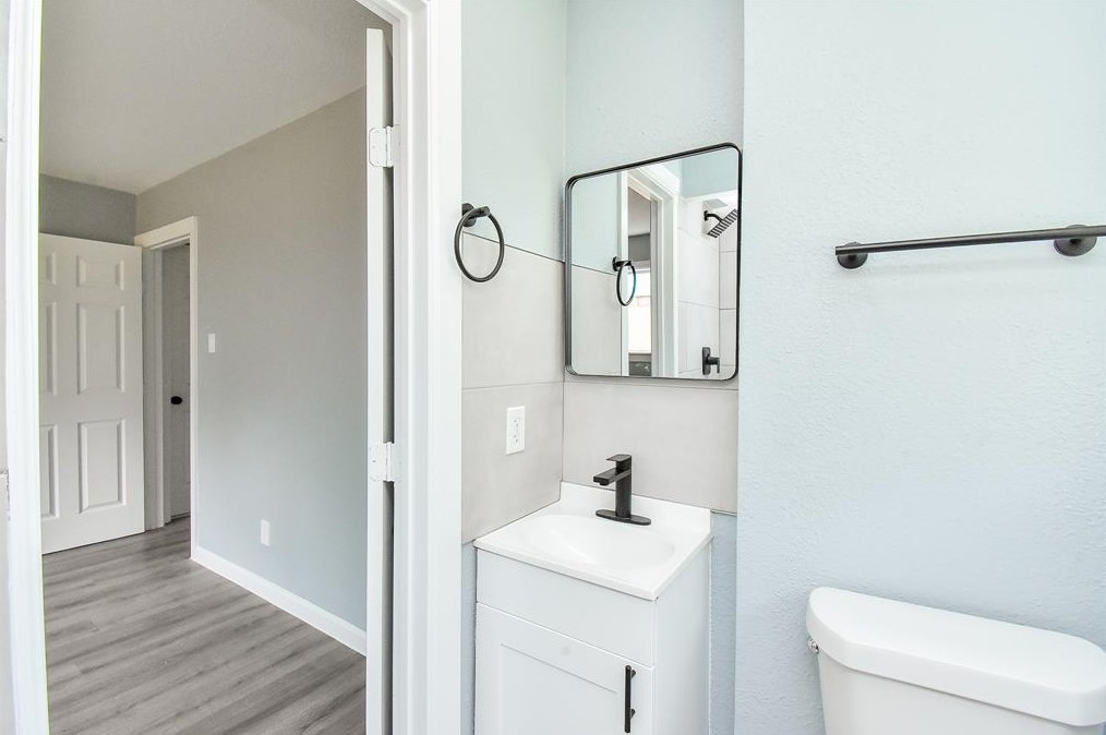 14911 Nuwood Ln, Houston TX  77053-1323 exterior