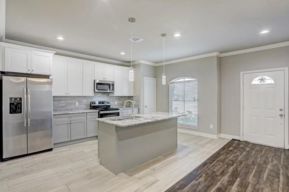 4118 Maggie St, Houston, TX 77051-2736