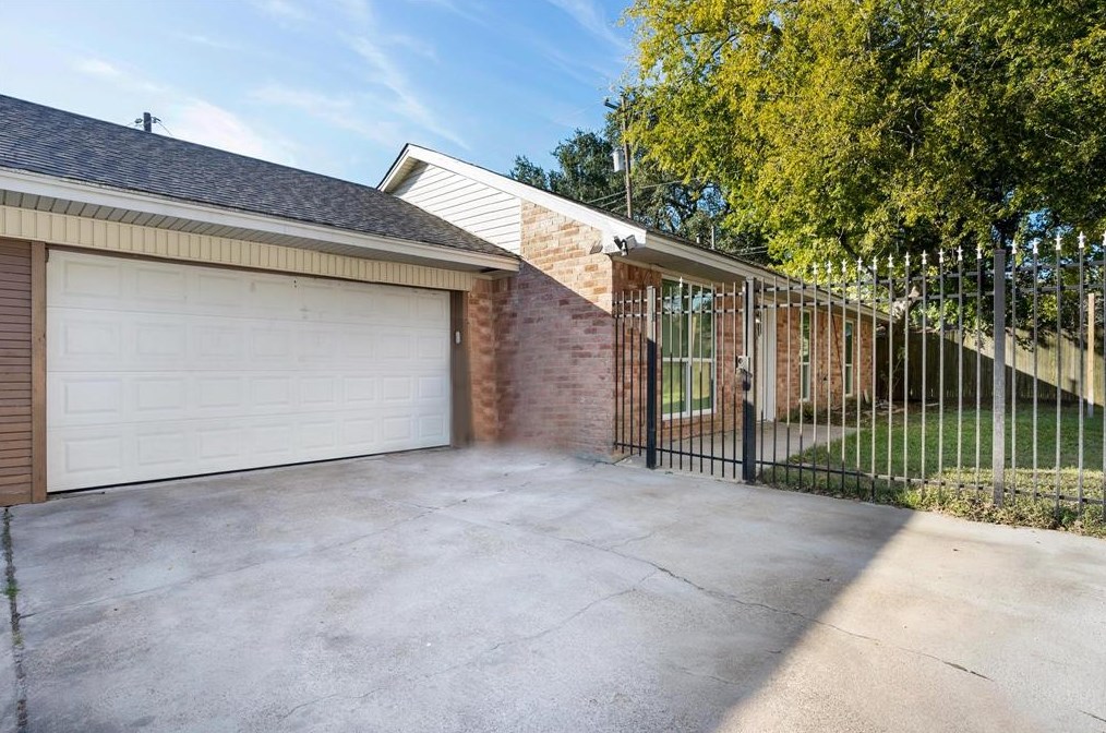 9026 Carousel Ln #b, Houston, TX 77080