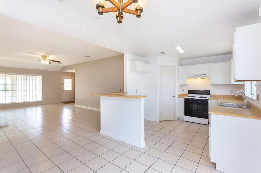 13406 Bridgepath Ln, Houston TX  77041-5892 exterior