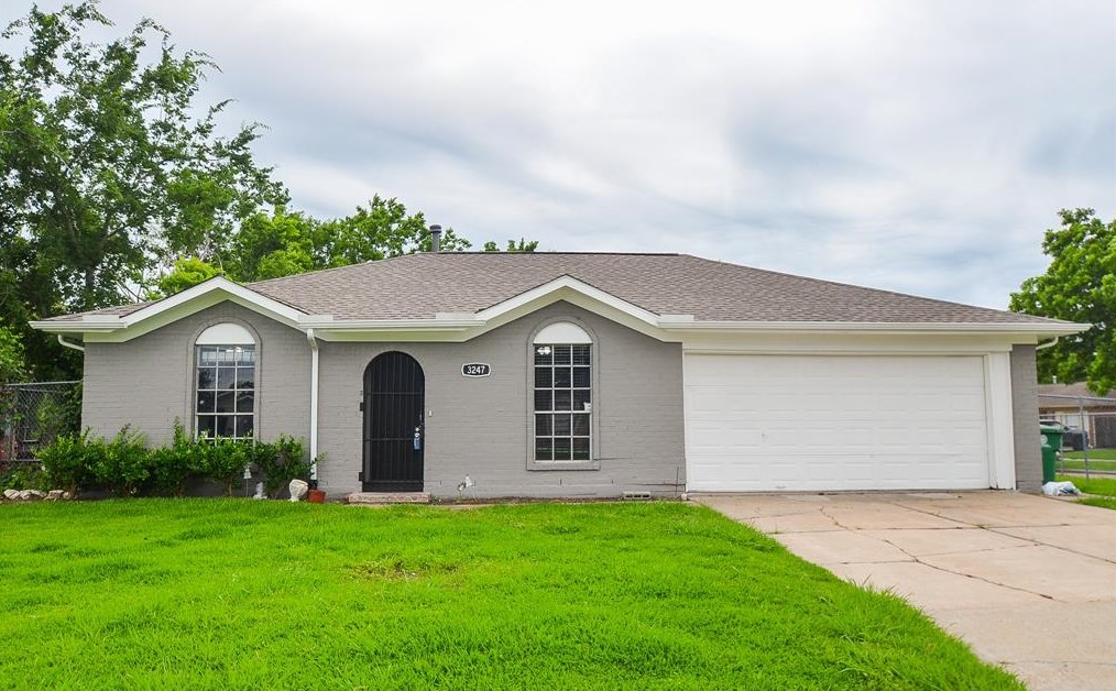 3247 Dalmatian Dr, Houston, TX 77045-6517