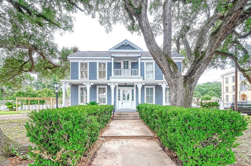 402 S 4th St, Richmond, TX 77469