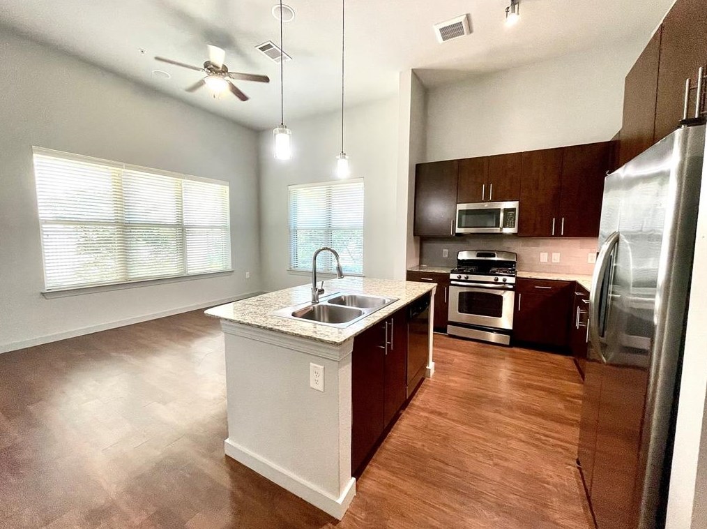 2525 Mccue Rd #126, Houston, TX 77056