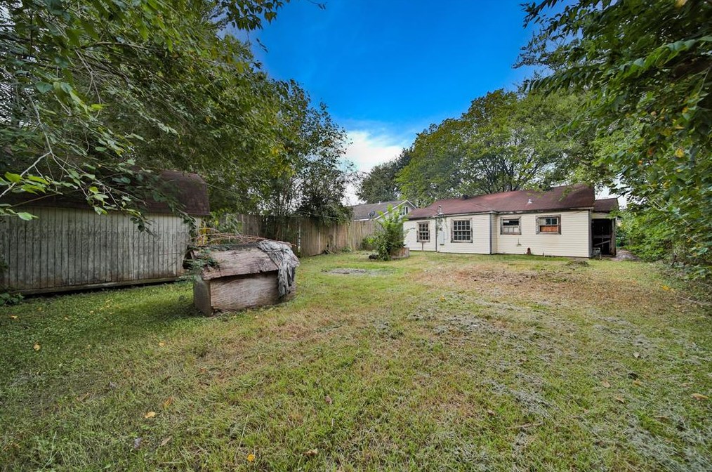 1007 Gazin, Houston TX  77020-5111 exterior