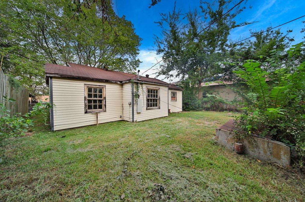 1007 Gazin, Houston TX  77020-5111 exterior