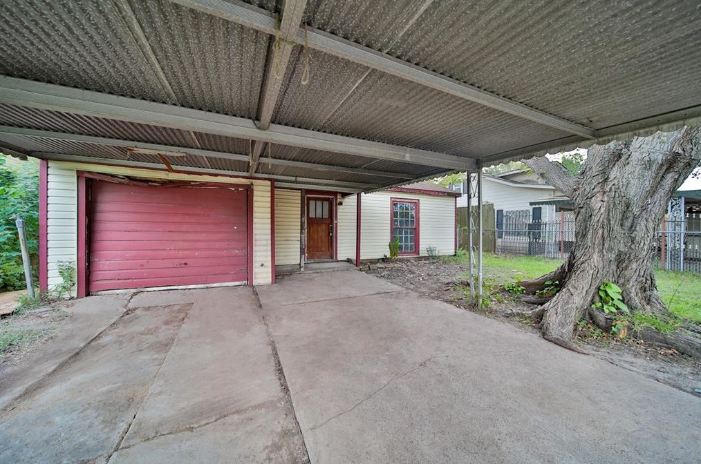 1007 Gazin, Houston TX  77020-5111 exterior