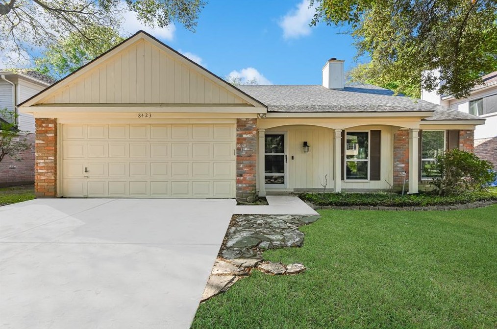 8423 Laurel Trails Dr, Houston, TX 77095