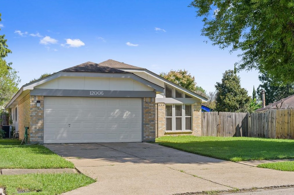 12006 Huntington Park Dr, Houston, TX 77099