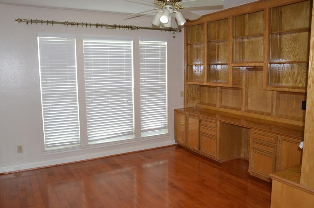 15127 Greenleaf Ln, Houston TX  77062-3630 exterior