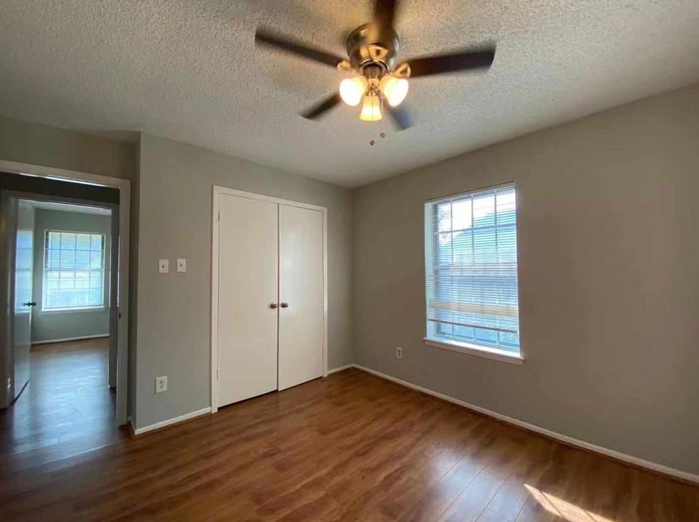 9242 Beechnut St, Houston TX  77096-1423 exterior