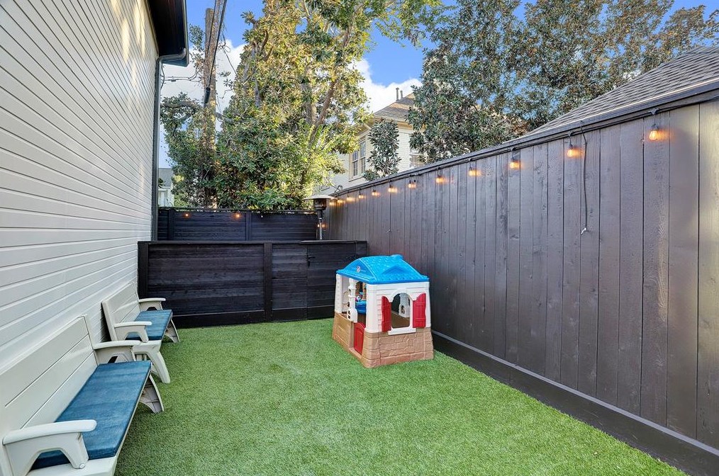 6362 Auden St, Houston TX  77005-3647 exterior