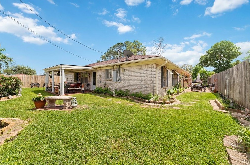 11538 Neff St, Houston, TX 77072-2422
