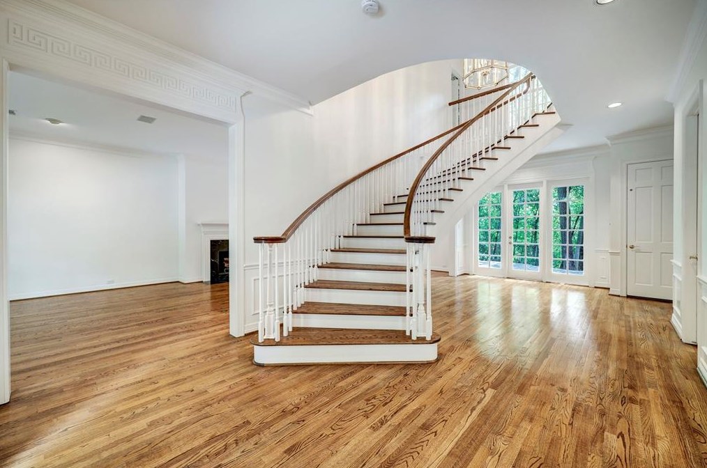 414 Little John Ln, Houston TX  77024-5717 exterior