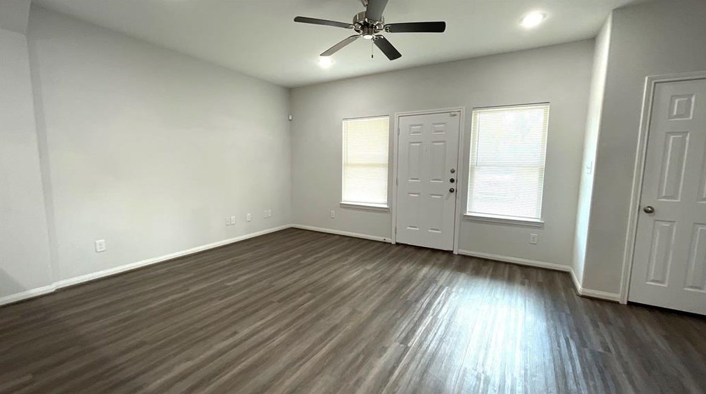 8215 Gallahad St, Houston, TX 77078-2717