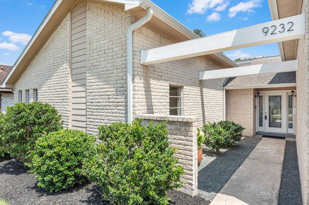 9232 Vicki John Dr, Houston, TX 77031