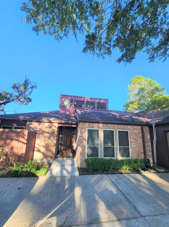 1023 Honey Hill Dr, Houston, TX 77077-1113