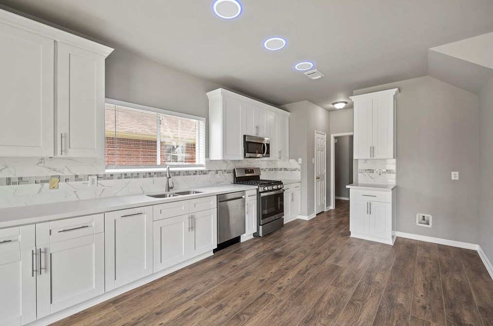 2515 Willow Springs Ln, Sugar Land, TX 77479-8848