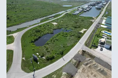 1061 N Stingaree Drive, Crystal Beach, TX 77650 - Photo 6