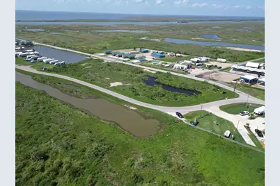 1061 N Stingaree Drive, Crystal Beach, TX 77650 - Photo 22