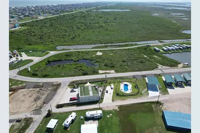 1061 N Stingaree Drive, Crystal Beach, TX 77650 - Photo 8