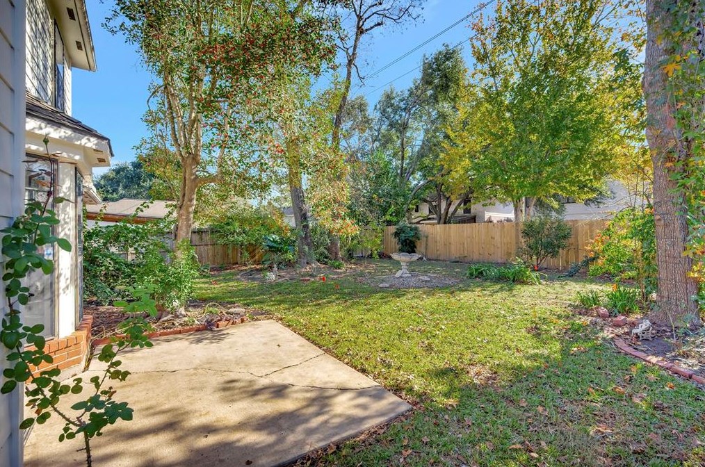 1434 Chestnut Springs Ln, Houston, TX 77062