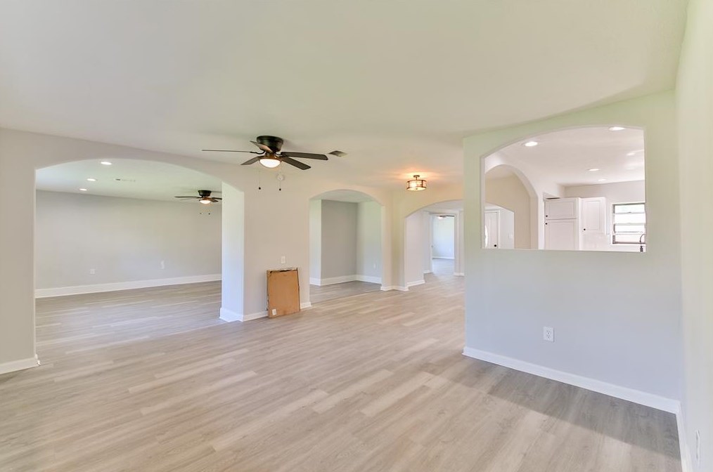 901 3rd St, Morgans Point, TX 77571-5023