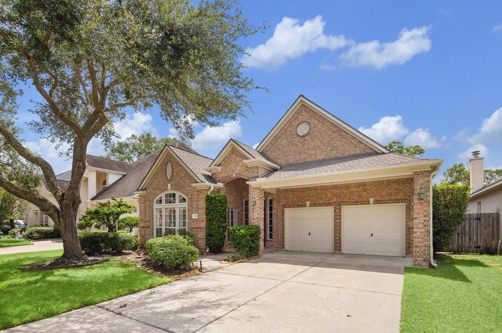 1251 Turnbury Oak St, Houston TX  77055-7016 exterior