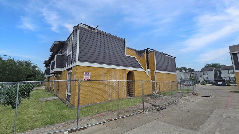 12623 Ashford Meadow Dr, Houston TX  77082-6230 exterior