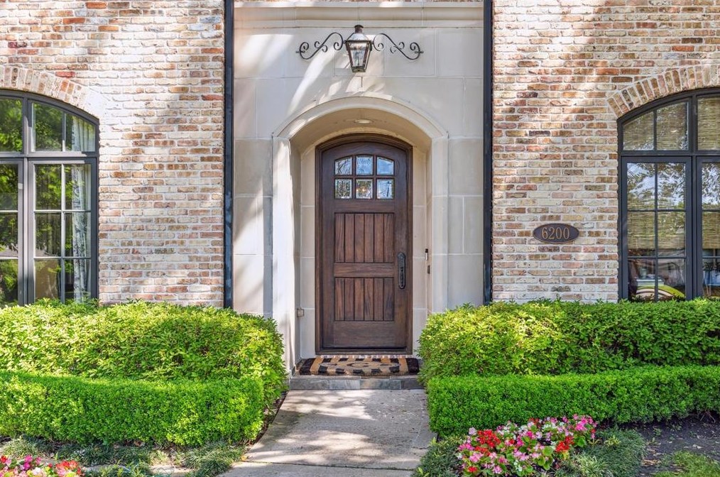 6200 Longmont Dr, Houston, TX 77057-1818