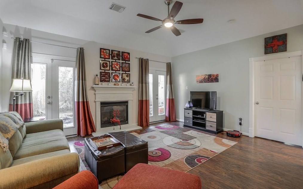 2018 Marchwood Manor Dr, Houston TX  77090-2217 exterior