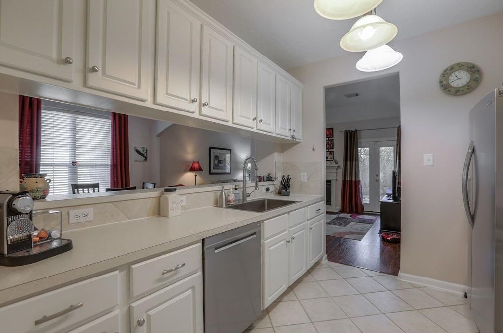 2018 Marchwood Manor Dr, Houston TX  77090-2217 exterior