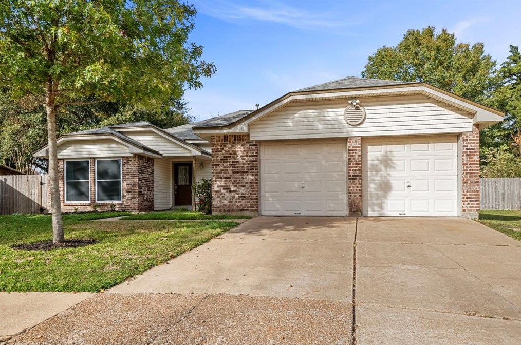 8623 Greenleaf Lake Dr, Houston, TX 77095