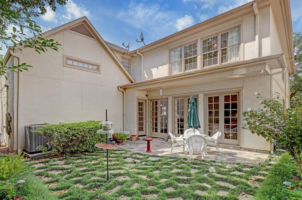 3115 Pittsburgh St, Houston TX 77005-3844 exterior