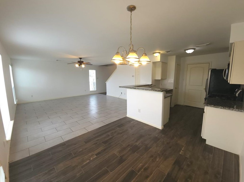 7410 Willowcraft Dr, Missouri City, TX 77489