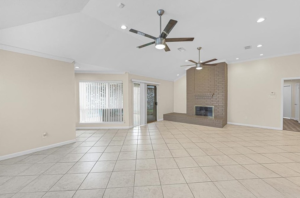 9307 Wellsworth Dr, Houston TX  77083-6159 exterior