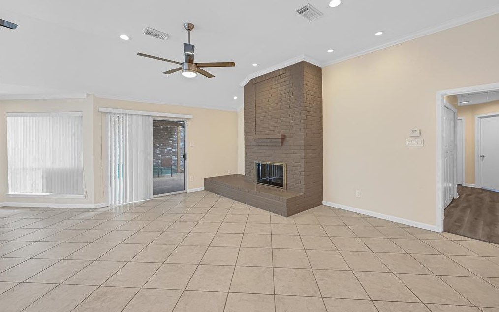 9307 Wellsworth Dr, Houston TX  77083-6159 exterior