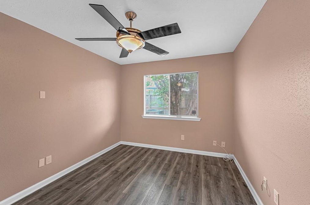 9307 Wellsworth Dr, Houston TX  77083-6159 exterior