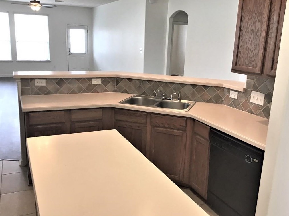 4314 Greens Orchard Dr, Houston TX  77066-4900 exterior