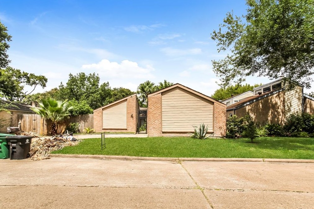 3031 Ashford Trail Dr, Houston, TX 77082
