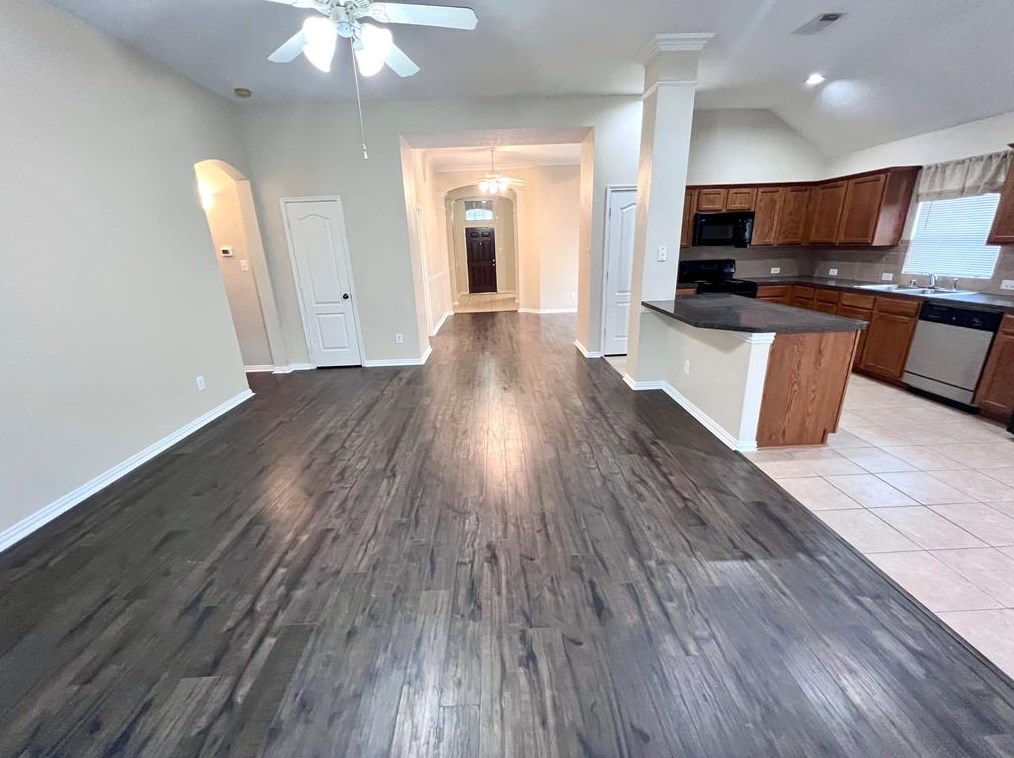 608 Manor Ridge Ln, League City, TX 77573
