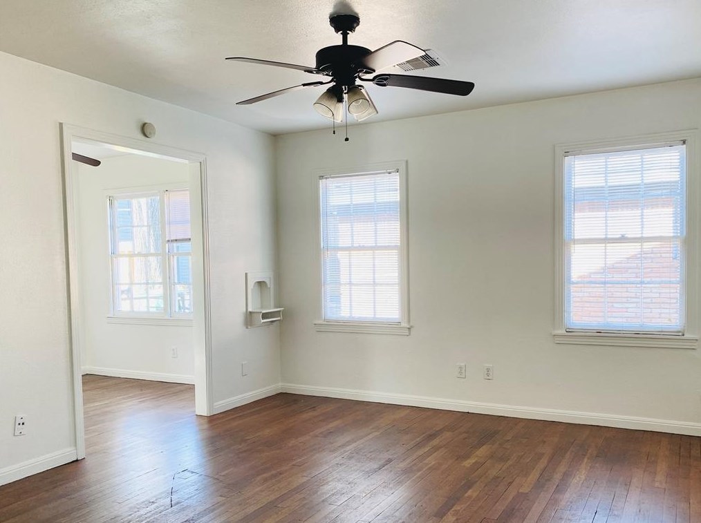 626 E 9th St, Houston, TX 77007