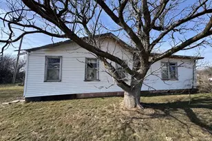 510 E Franklin Ave, Electra, TX 76360 - Photo 4