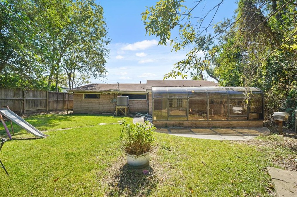 4341 Macgregor Way, Houston TX  77004-6528 exterior