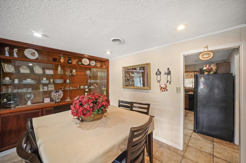 4341 Macgregor Way, Houston TX  77004-6528 exterior