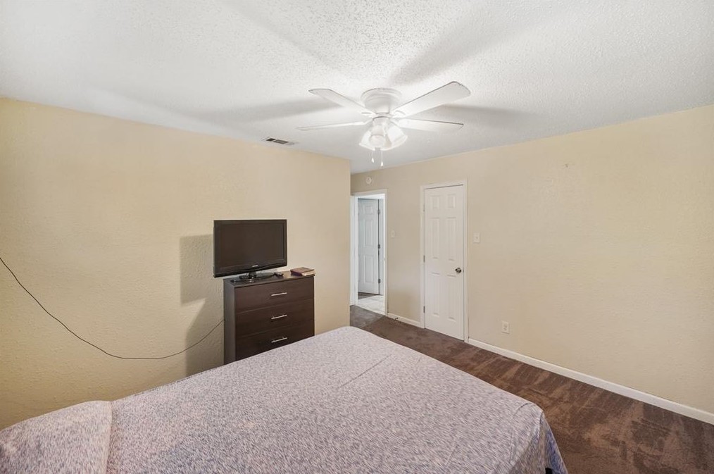 4341 Macgregor Way, Houston TX  77004-6528 exterior