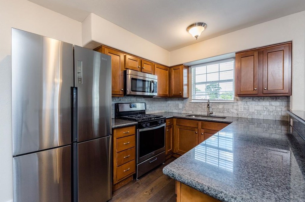 802 40th St, Houston TX  77022-4738 exterior