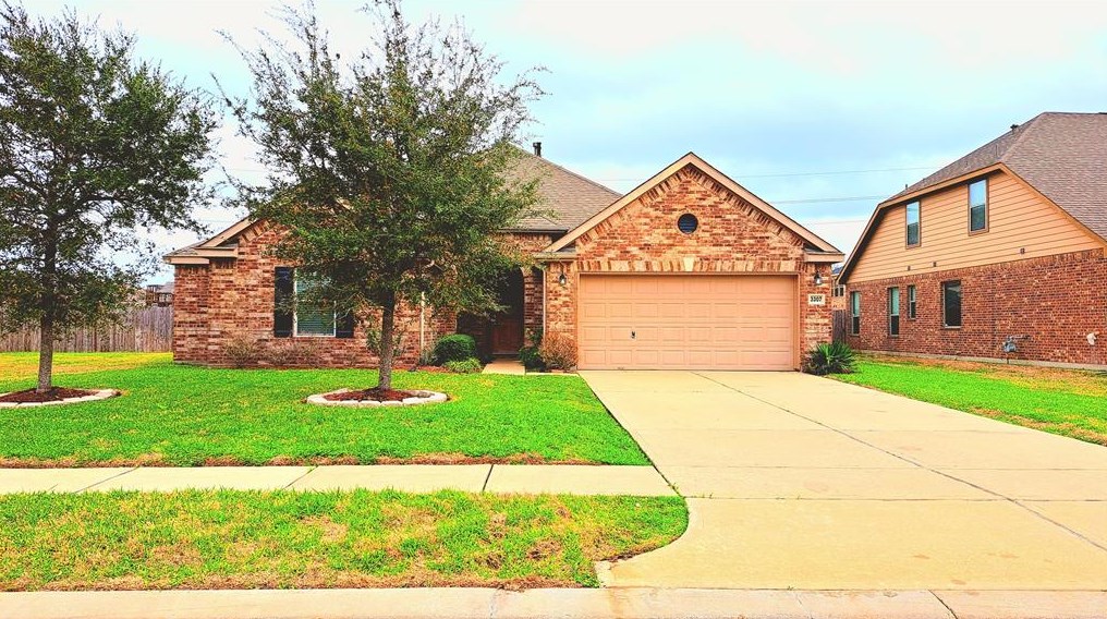 3307 Ross Ln, Manvel, TX 77578