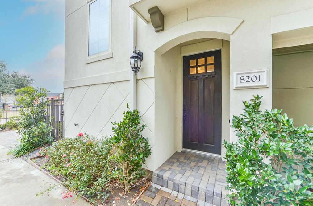 8201 Cambridge St, Houston, TX 77054