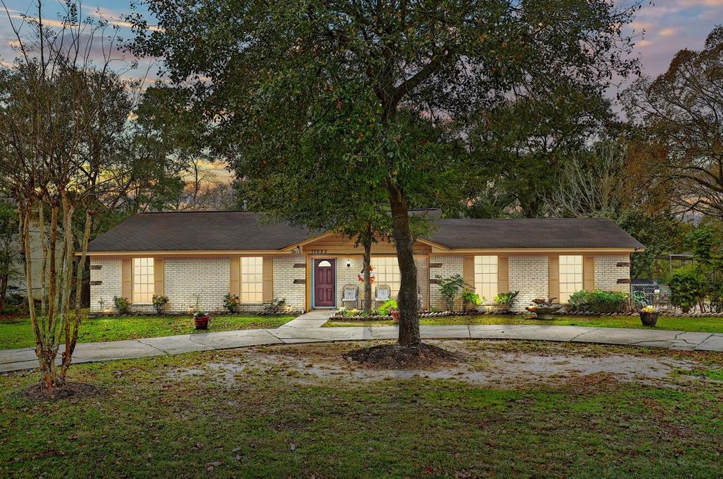 17523 Strack Dr, Spring, TX 77379-5217